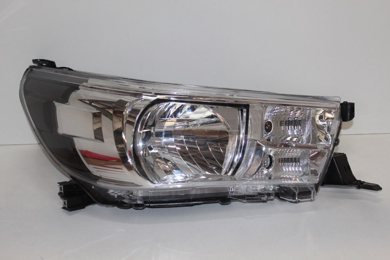 TOYOTA HEADLAMP F HILUX GD6 D/CAB 2016-