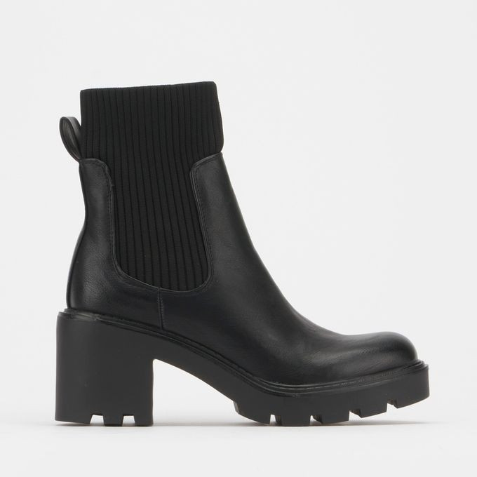 Jumbo Vera Blum x De Caro Block Heel Ankle Boot Black1