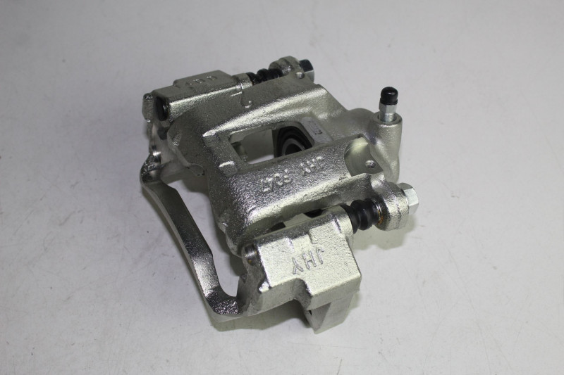 TOYOTA FORTUNER 2017- REAR BRAKE CALIPER