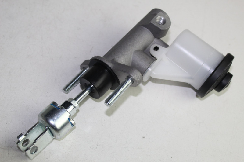 TOYOTA TAZZ CLUTCH MASTER CYLINDER 1.3 2002